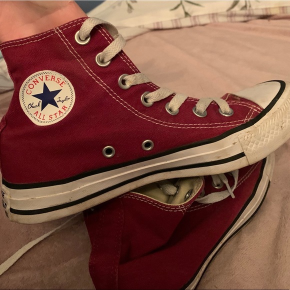 Converse Shoes - ✨MAROON CONVERSE